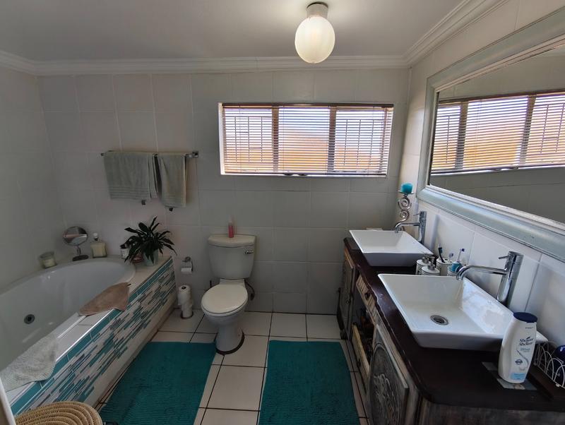 10 Bedroom Property for Sale in Parys Free State